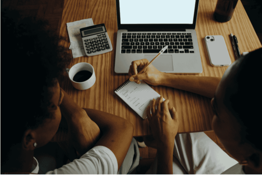 Choix entre carte de crédit et prêt personnel selon la flexibilité et la discipline financière