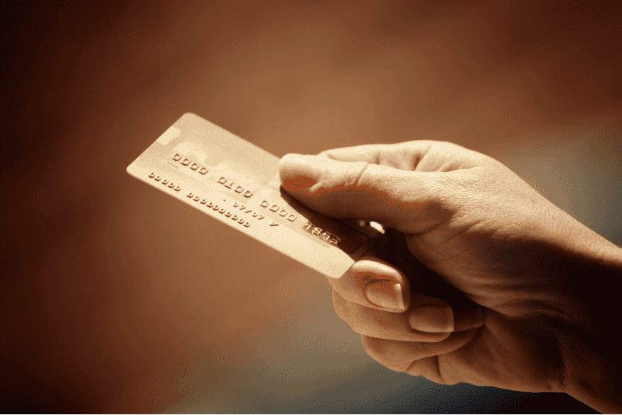 Fonctionnement d’une carte de crédit pour financer un achat et gérer le remboursement