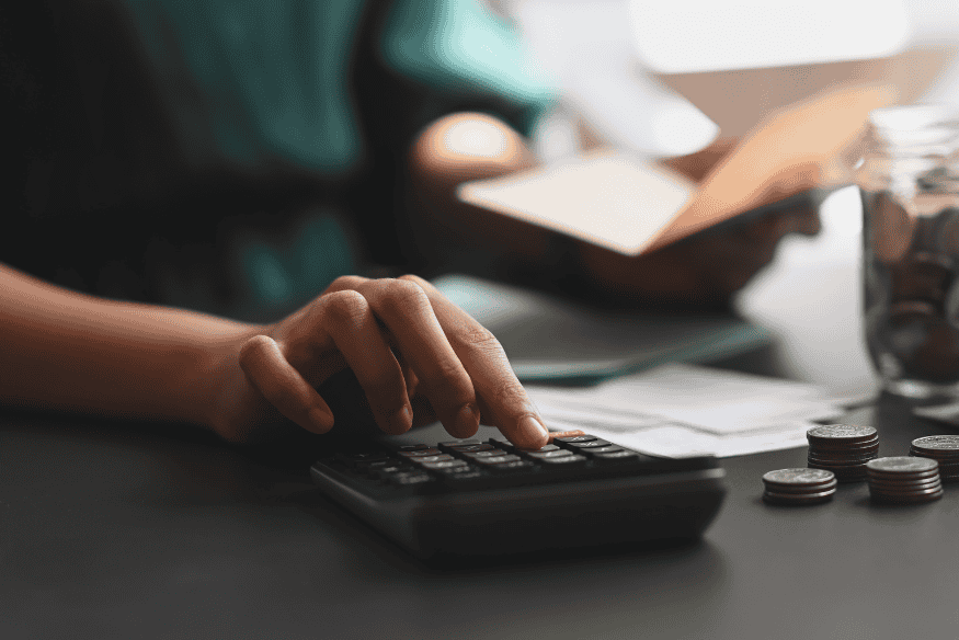 Calcul de la rentabilité d’un remboursement anticipé à l’aide d’une calculatrice et des intérêts du crédit