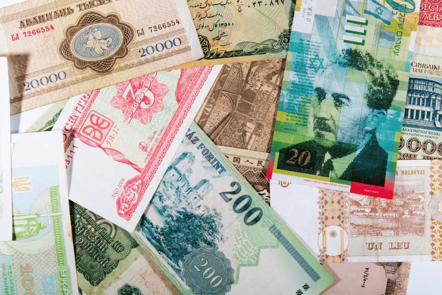 Se faire payer en devises étrangères : comptes multidevises, frais bancaires et bonnes pratiques